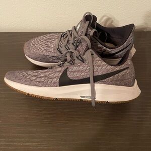 Nike Zoom- Women’s size 11 Athletic shoe